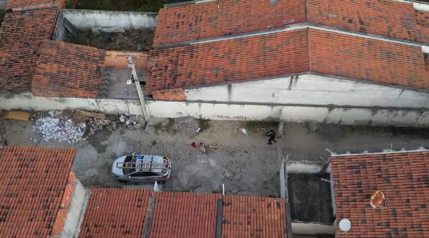 Fugitivo é recapturado após tentar escapar pelos telhados das casas no Ceará