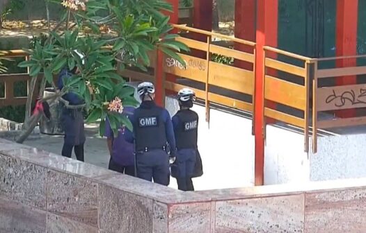 Guarda Municipal prende homem fazendo pichação em parede do Jardim Japonês, na Beira Mar