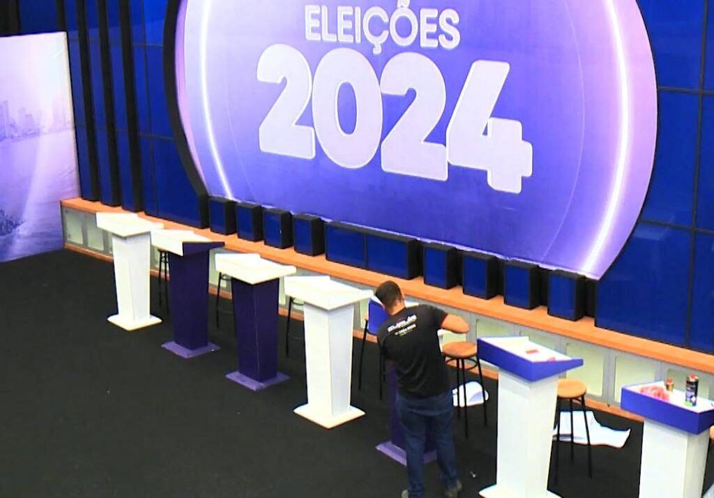 Debate da TV Cidade: veja preparativos e últimos ajustes no cenário