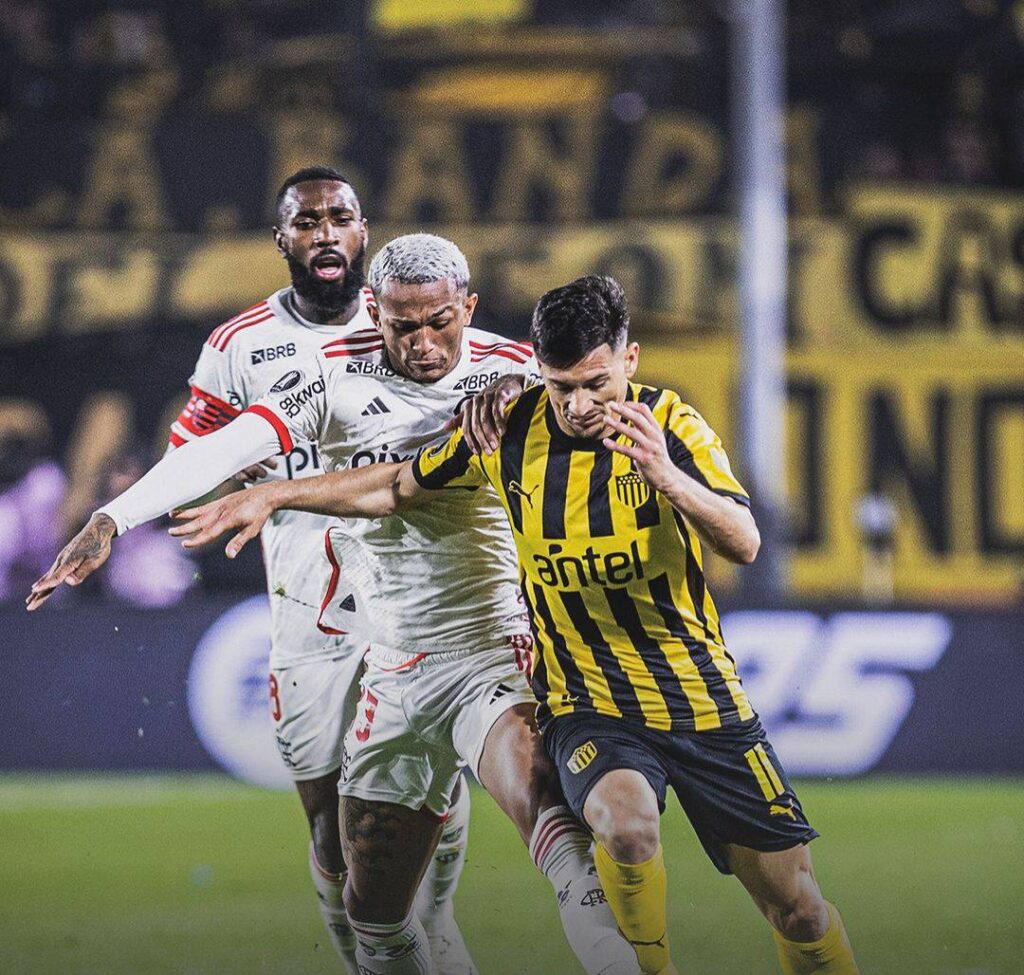 Flamengo esbarra no paredão defensivo do Peñarol e cai nas quartas da Libertadores