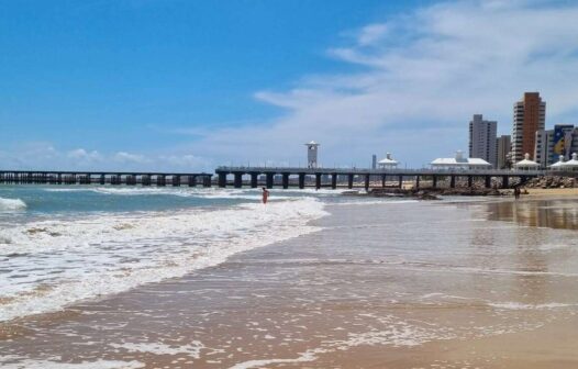 Fortaleza tem 24 trechos próprios para banho neste fim de semana; confira