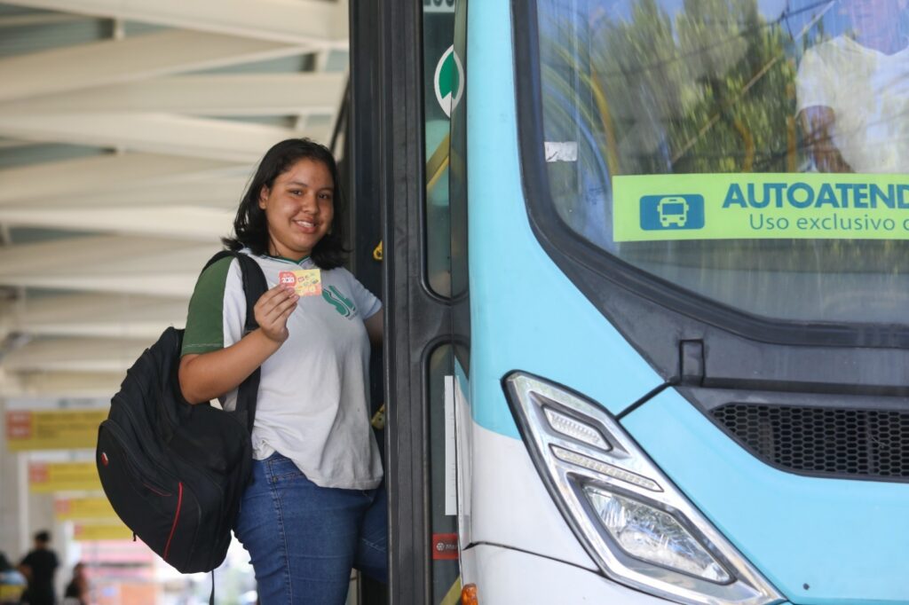 Passe Livre Estudantil em Fortaleza ultrapassa 12 milhões de passagens gratuitas em 2024