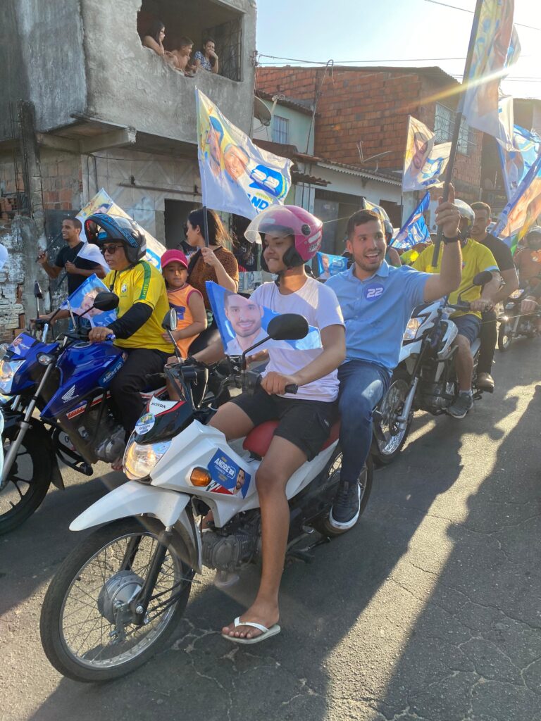 André Fernandes faz campanha no bairro Bom Jardim, em Fortaleza