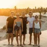 Luciano Huck comemora aniversário com a família na praia do Preá, no Ceará