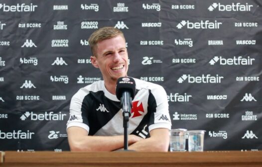 Maxime Dominguez é apresentado pelo Vasco e já mira clássico com o Fla: ‘Tem que ganhar’