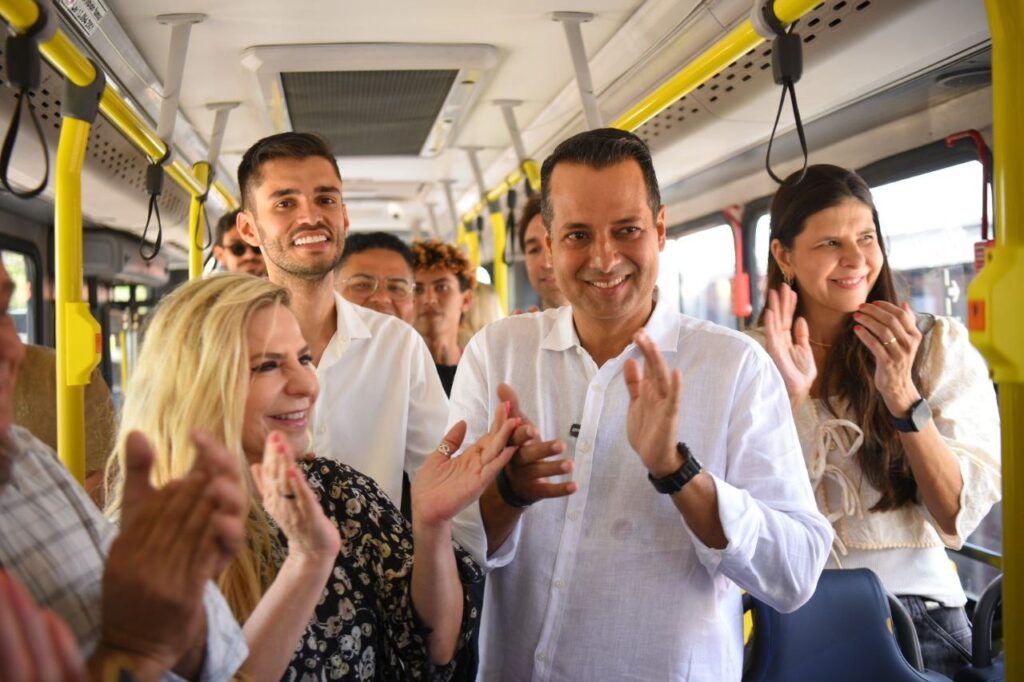 Transporte público de Caucaia tem catracas removidas em comemoração aos três anos de gratuidade