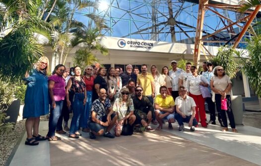 Grupo do Projeto Percursos Urbanos visita redação da TV Cidade e revê a história da televisão cearense