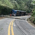 Ônibus com 47 pessoas tomba na serra de Guaramiranga; 30 vítimas ficaram feridas