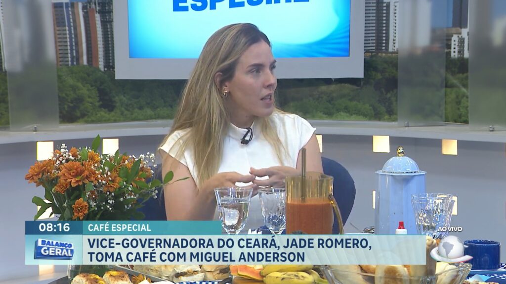 Para André Fernandes, "dane-se" quando mulheres são mortas, critica Jade Romero ao defender Evandro Leitão