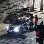 Homem é preso pela Polícia Militar em Fortaleza após furtar cinco metros de fios