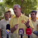 “Minha importância é declinante”, diz Ciro, ao votar, destacando ascensão de Sarto e Roberto Cláudio