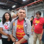 Candidato Zé Batista vota pela manhã em Fortaleza, no bairro Bonsucesso