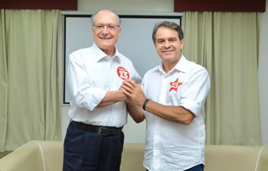 “Quem gosta de ditadura não deveria disputar eleição”, diz Geraldo Alckmin em evento de campanha com Evandro