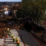 Enchente em Valência arrasta carros e causa ao menos 92 mortes na Espanha