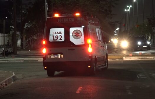 Adolescente é hospitalizado após ser espancado por homens na rua em Fortaleza