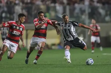 Atlético-MG leva a melhor em sorteio e decide Copa do Brasil diante do Flamengo na Arena MRV