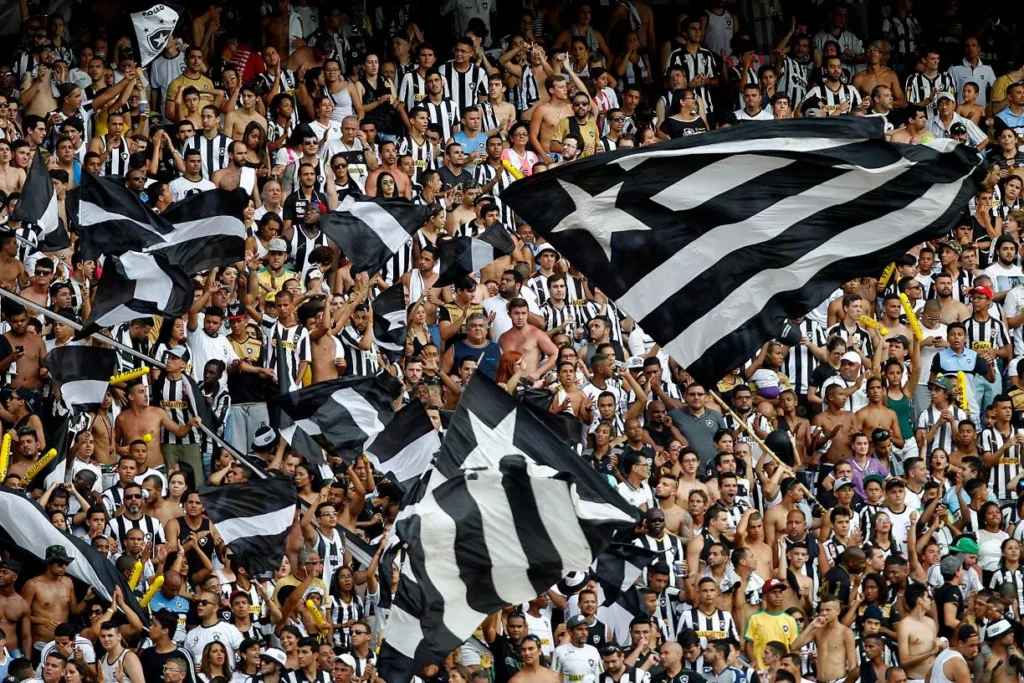 Botafogo reprova veto à torcida no Uruguai, aciona Conmebol e até a Interpol por segurança