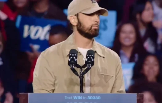 Eminem faz aparição em comício em apoio a Kamala Harris