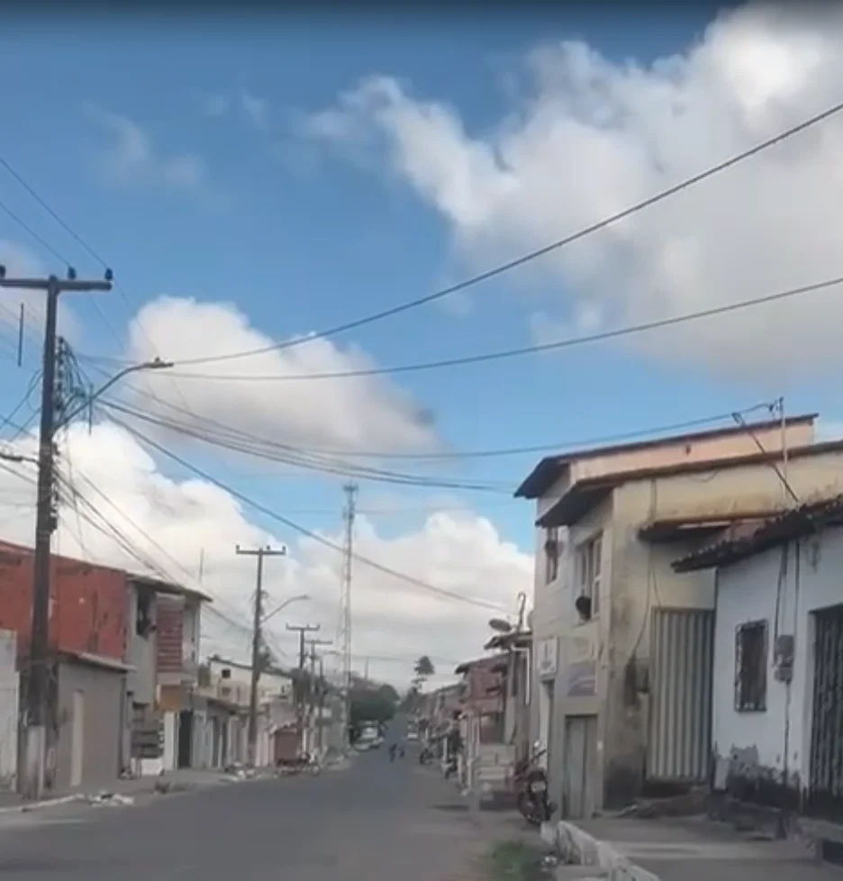 Homem é morto a tiros por dois homens em moto, em Maracanaú