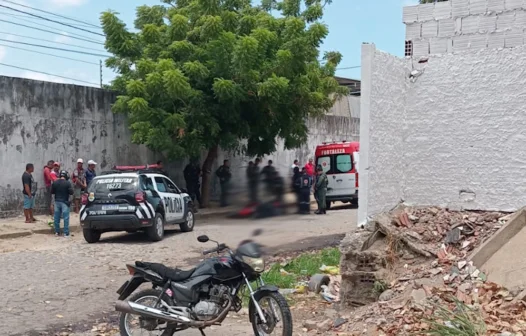 Motociclista por aplicativo é morto a tiros enquanto aguardava corrida, em Fortaleza