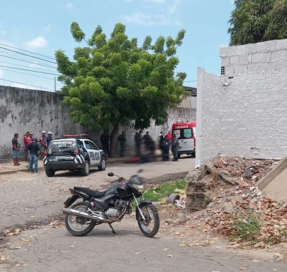 Motociclista por aplicativo é morto a tiros enquanto aguardava corrida, em Fortaleza