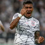 Ídolo do Corinthians, volante Paulinho anuncia jogo de despedida: ‘Saudade e gratidão’