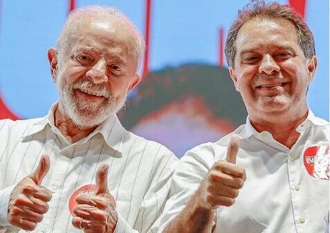 Lula posta foto com Evandro e pede eleição do petista como presente