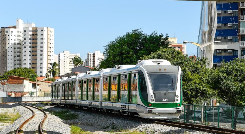 Metrô de Fortaleza e Região Metropolitana será gratuito nos dias do Enem 2024, anuncia Elmano