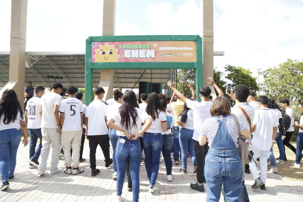 “Esquenta Enem” reúne 1.200 estudantes para aulão preparatório em Fortaleza nesta sexta-feira (25)