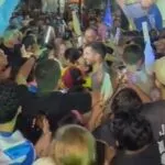 André Fernandes intensifica campanha em Fortaleza com adesivaço e caminhada