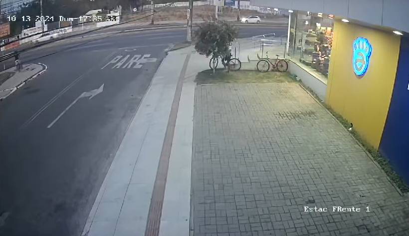 Bicicleta é furtada em plena Avenida Washington Soares, em Fortaleza