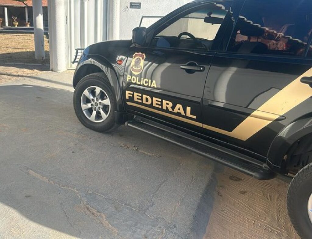 Polícia Federal deflagra operação mirando esquema de caixa 2 eleitoral em Paracuru/CE