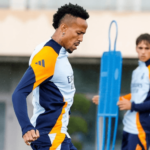 Éder Militão treina sem dores no Real Madrid e Vini Jr. faz trabalho específico isolado