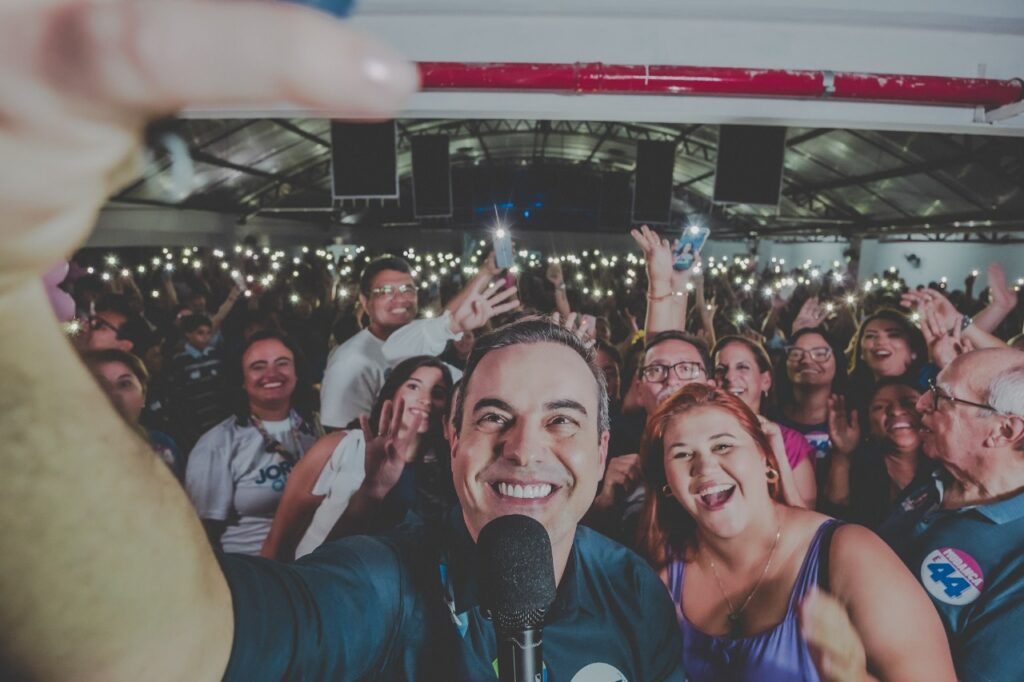 Capitão Wagner reúne mulheres em evento e destaca propostas para Fortaleza