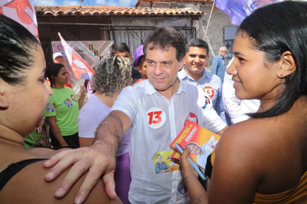 Evandro promete fortalecer a saúde básica e ampliar distribuição de medicamentos 