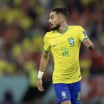 Alex Telles é convocado para a seleção após exames detectarem lesão muscular em Guilherme Arana