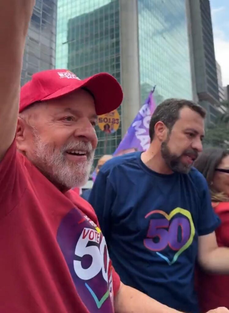 Lula participa de caminhada com Boulos em São Paulo às vésperas da eleição