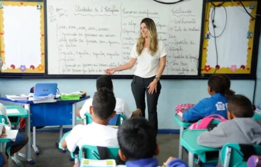 Dia do professor é feriado? Veja quem folga nesta terça-feira, dia 15 de outubro