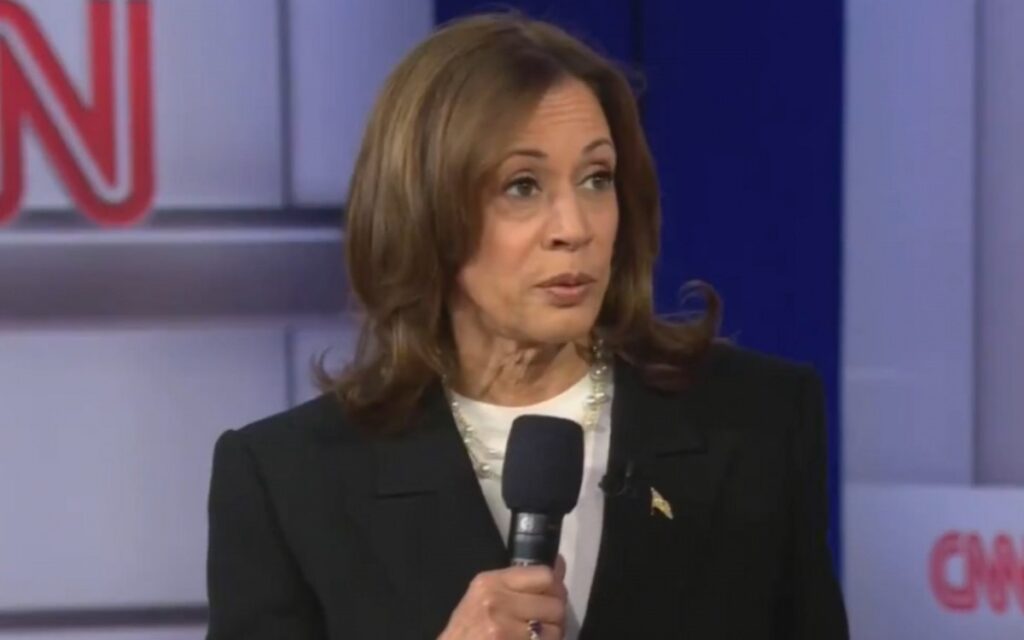 Kamala chama Trump de ‘fascista’ e muda Tom da campanha na reta final