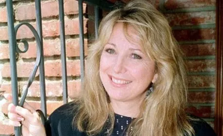 Atriz Teri Garr, a mãe da Phoebe na série "Friends", morre aos 79 anos