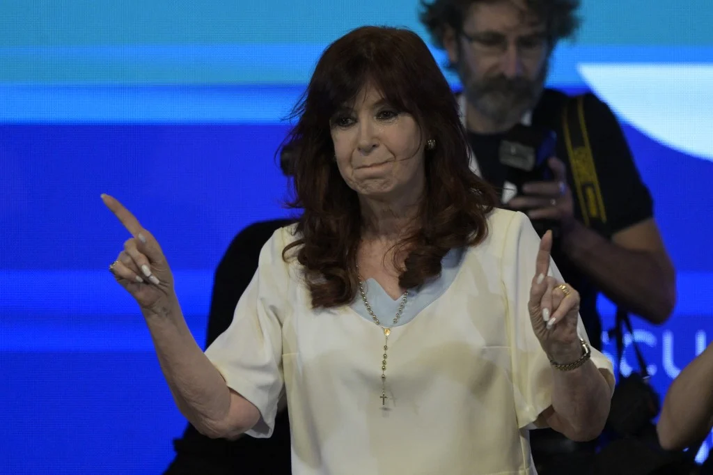 Argentina: tribunal mantém sentença de 6 anos contra ex-presidente Cristina Kirchner