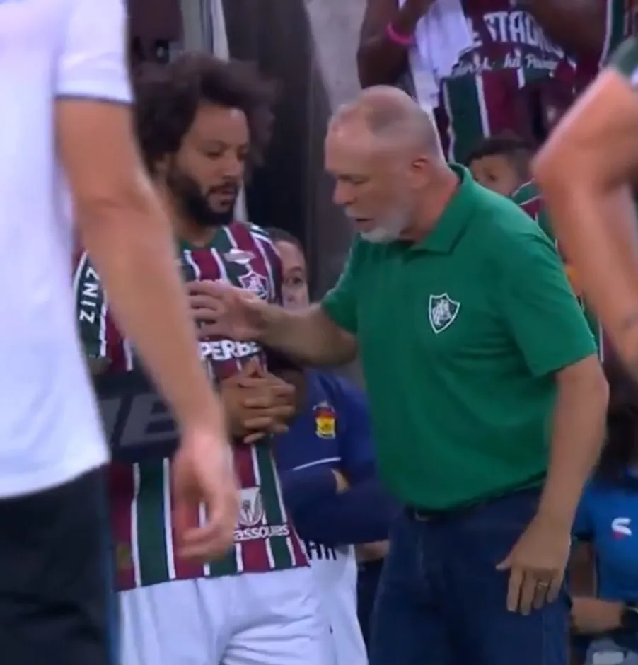 Fluminense x Grêmio: Mano Menezes se irrita com Marcelo e deixa de colocá-lo em campo