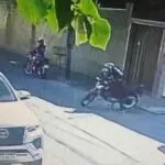 Moto de casal é furtada por outro casal enquanto noivos conheciam buffet da festa de casamento