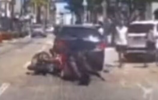 Motorista e motociclista trocam socos durante briga de trânsito em Fortaleza; vídeo