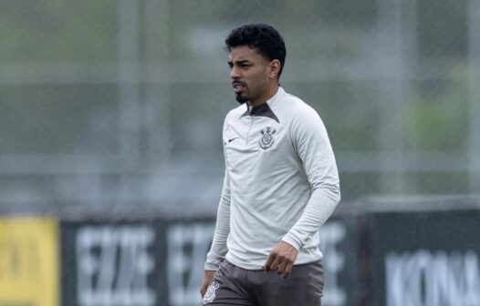 Bidu revela Corinthians ousado em difícil visita ao Vitória: ‘Brigar por coisas maiores’