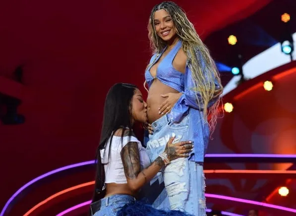 Ludmilla e Brunna Gonçalves anunciam gravidez e celebram chegada do primeiro filho: “Agora somos 3”