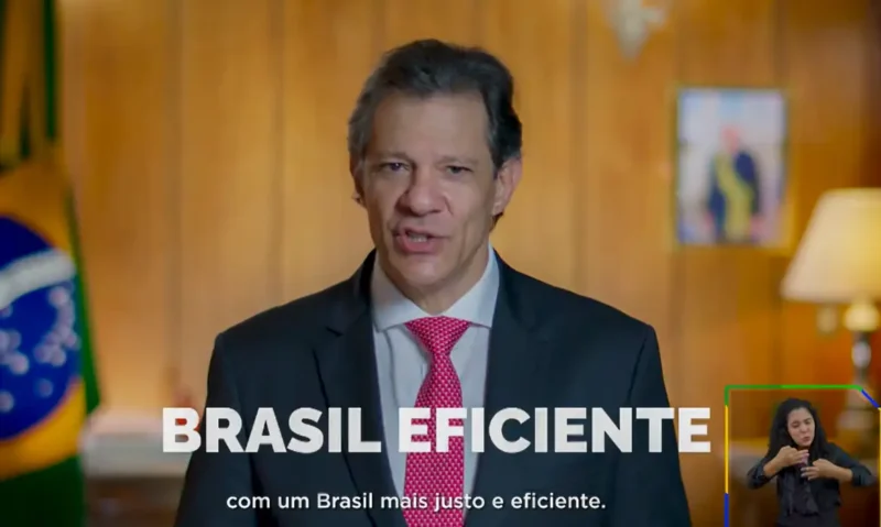 Abono salarial atenderá apenas quem recebe até um salário mínimo e meio, diz Haddad