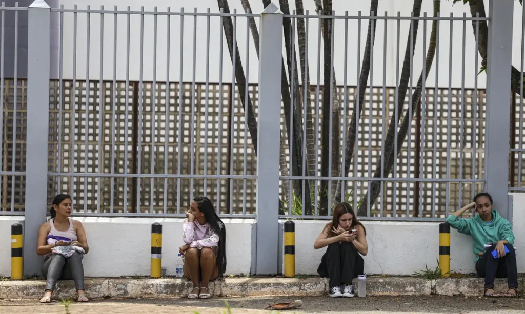 Candidatos têm boa impressão após término do primeiro dia de provas do Enem