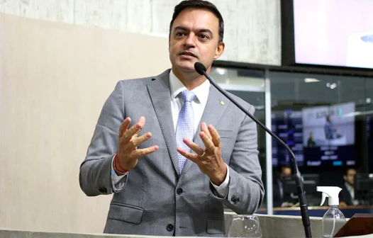 Fernando Santana desiste de candidatura à presidência da Alece