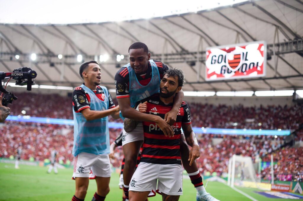 Flamengo derrota Atlético-MG por 3 a 1 e abre vantagem na final da Copa do Brasil